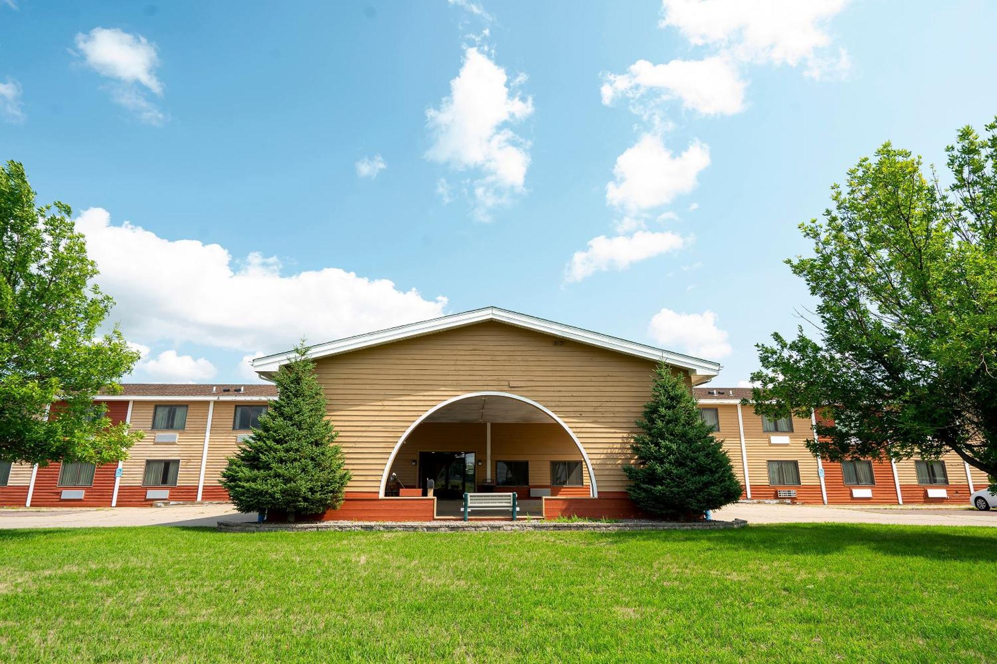Oyo Hotel Redwood Falls Near Jackpot Casino Экстерьер фото