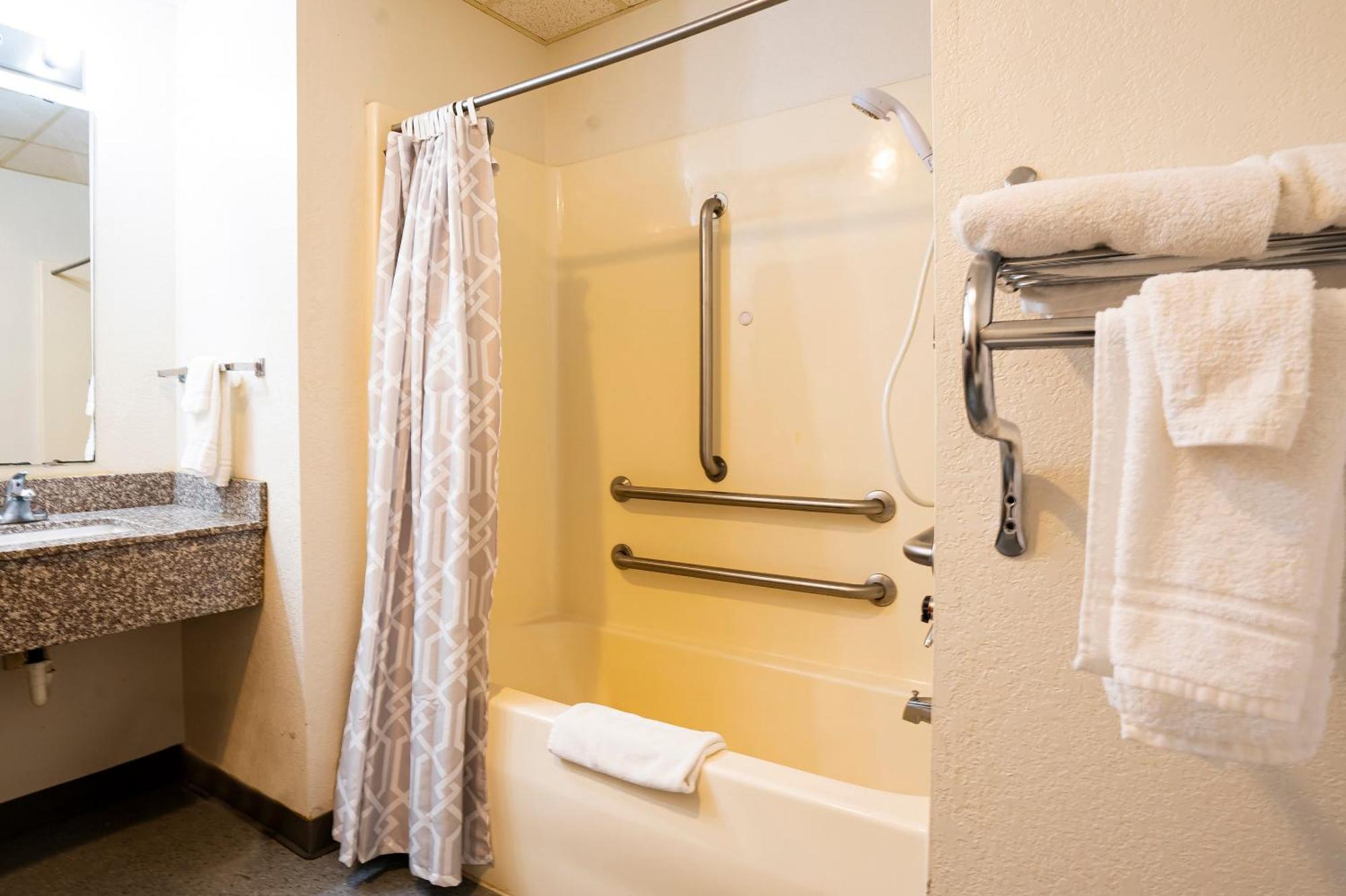 Oyo Hotel Redwood Falls Near Jackpot Casino Экстерьер фото